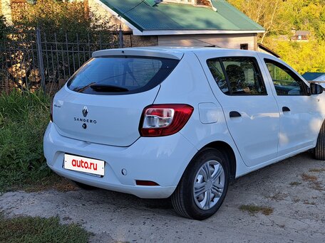 2018 Renault Sandero II Рестайлинг, белый, 800000 рублей, вид 2