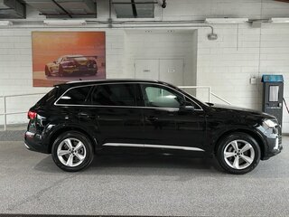 2024 Audi Q7 45 TFSI II (4M) Рестайлинг, чёрный, 6406823 рублей, вид 2