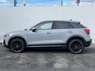 2021 Audi Q2 35 TFSI I Рестайлинг, серебристый, 1398000 рублей, вид 2