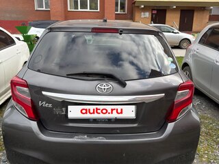2016 Toyota Vitz III (XP130) Рестайлинг, серый, 700000 рублей, вид 2
