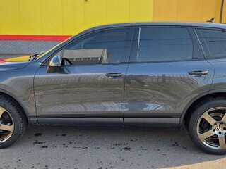 2011 Volkswagen Touareg II, серый, 2050000 рублей, вид 4
