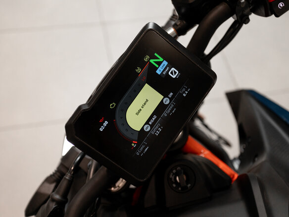 2025 KTM 390 Duke, синий, 699000 рублей - вид 9