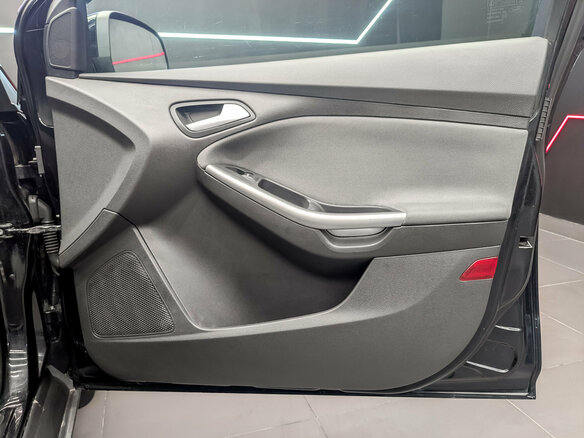 2014 Ford Focus III, чёрный - вид 22