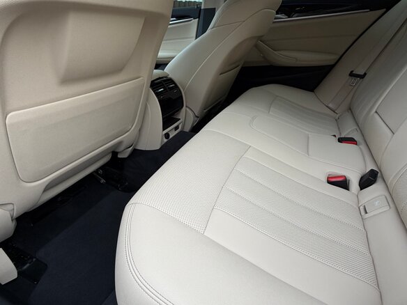 2020 BMW 5 серии 530d VII (G30/G31/G38) Рестайлинг, серый, 3790000 рублей - вид 26