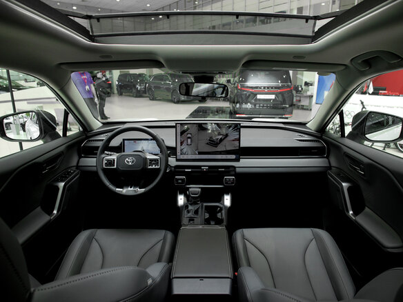 2026 Toyota RAV4 VI (XA60), белый, 4490000 рублей - вид 9