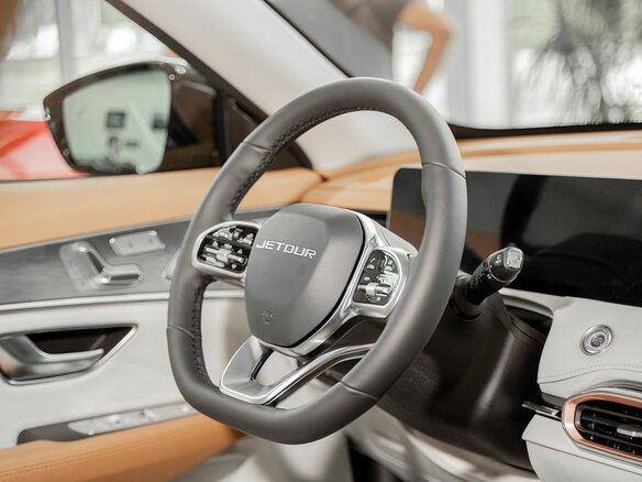 2026 Jetour X70+ I Рестайлинг, чёрный, 3399000 рублей - вид 25