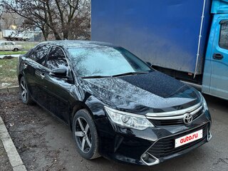 2016 Toyota Camry VII (XV50) Рестайлинг, чёрный, 1650000 рублей, вид 2