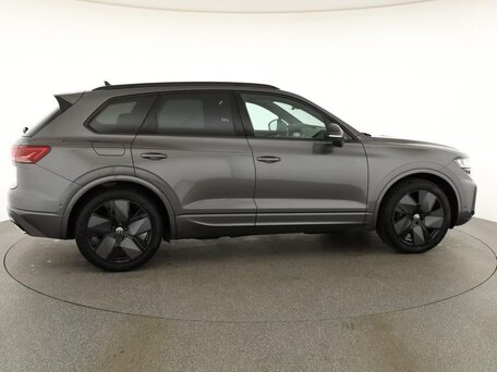 2026 Volkswagen Touareg III Рестайлинг, серый, 11990000 рублей, вид 5