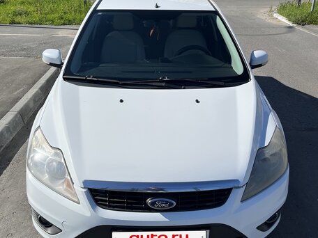 2010 Ford Focus II Рестайлинг, белый, 499000 рублей, вид 2