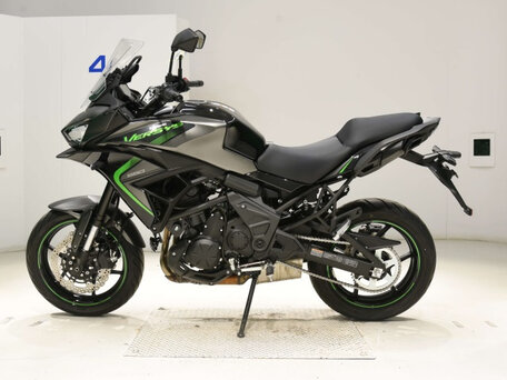 2025 Kawasaki Versys 650, чёрный, 910000 рублей, вид 2
