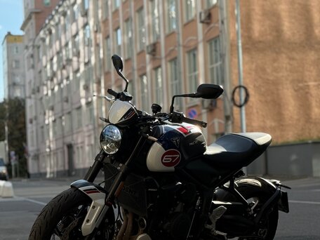 2024 Triumph Trident 660, белый, 950000 рублей, вид 4
