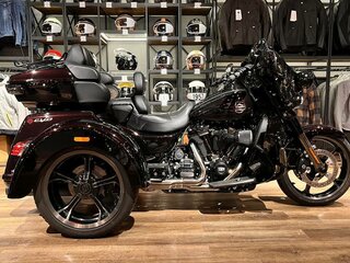 2021 Harley-Davidson CVO Tri Glide, фиолетовый, 7990000 рублей, вид 1