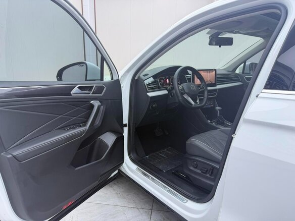 2022 Volkswagen Tiguan L II Рестайлинг (China Market), белый, 3200000 рублей - вид 6