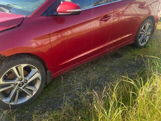 2017 Hyundai Elantra VI (AD), красный, 1300000 рублей, вид 1