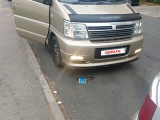 1999 Nissan Elgrand I (E50), бежевый, 650000 рублей, вид 2