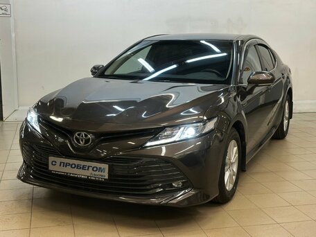 Toyota Camry VIII (XV70)