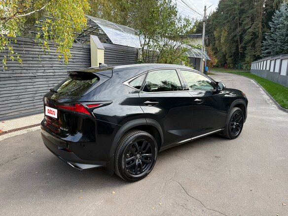 2021 Lexus NX 300 I Рестайлинг, чёрный, 3650000 рублей - вид 8