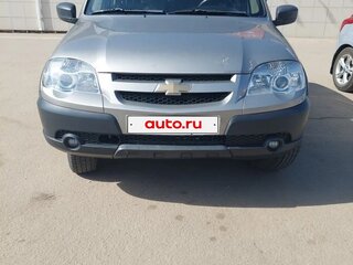 2018 Chevrolet Niva I Рестайлинг, серый, 650000 рублей, вид 1
