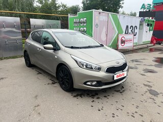 2014 Kia Ceed II, серебристый, 850000 рублей, вид 2