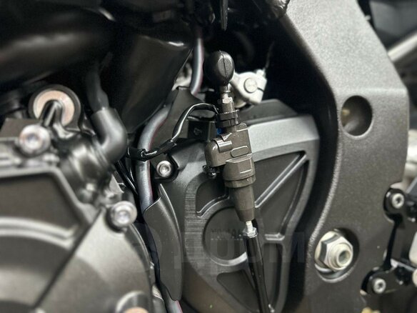 2017 Yamaha MT-10SP, серебристый, 1470000 рублей - вид 30