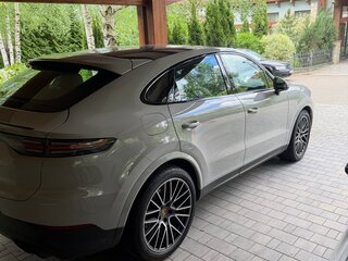 2020 Porsche Cayenne III, серый, 8600000 рублей, вид 3