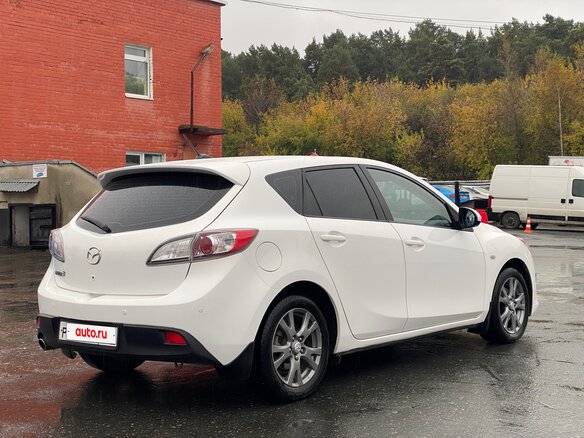 2010 Mazda 3 II (BL), белый, 950000 рублей - вид 4