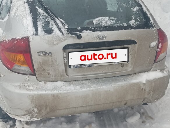 2001 Kia Rio I, серебристый, 80000 рублей