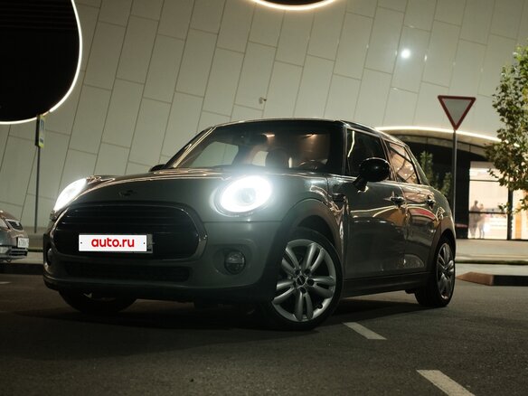 2018 Mini Hatch Cooper III (F55/F56), серый, 1700000 рублей - вид 5
