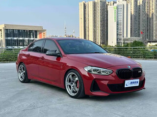 2022 BMW 1 серии 120i III (F52) Рестайлинг, пурпурный, 1650000 рублей, вид 3