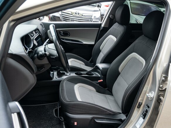 2013 Kia Ceed II, серебристый, 1175000 рублей - вид 9