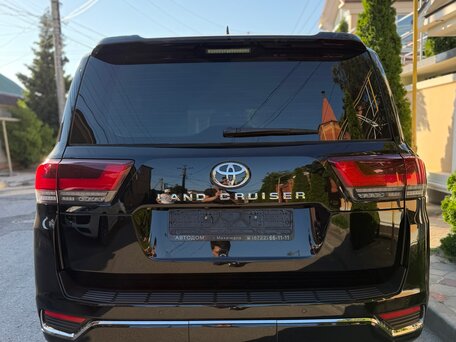 2021 Toyota Land Cruiser 300 Series, чёрный, 9000000 рублей, вид 4
