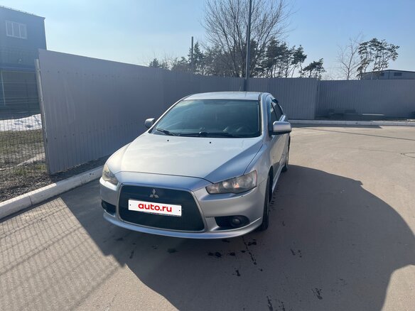 2011 Mitsubishi Lancer X Рестайлинг, серебристый, 830000 рублей - вид 1