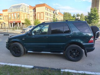 1999 Mercedes-Benz M-Класс 320 I (W163), зелёный, 680000 рублей, вид 4