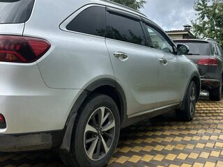 2019 Kia Sorento III Prime Рестайлинг, серебристый, 3270000 рублей, вид 4