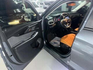 2021 Chevrolet TrailBlazer III, серый, 1660000 рублей, вид 4