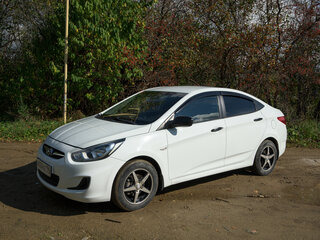 2014 Hyundai Solaris I, белый, 740000 рублей, вид 1