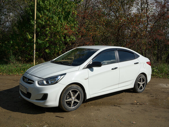 2014 Hyundai Solaris I, белый, 740000 рублей