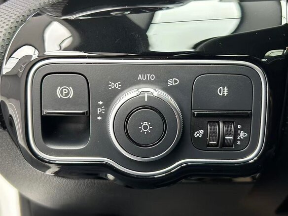 2022 Mercedes-Benz A-Класс 180 Long IV (W177), красный, 1833000 рублей - вид 10