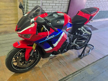 2016 Honda CBR 600RR, красный, 780000 рублей, вид 2