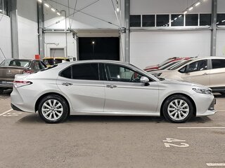 2018 Toyota Camry VIII (XV70), серебристый, 2390000 рублей, вид 5