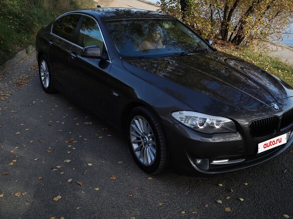 2013 BMW 5 серии 528i xDrive VI (F10/F11/F07) Рестайлинг, коричневый, 2050000 рублей - вид 2