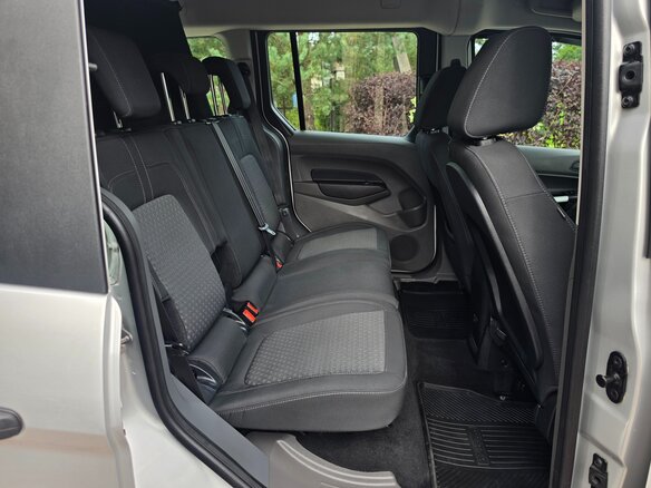 2022 Ford Tourneo Connect Grand II Рестайлинг, серебристый, 1950000 рублей - вид 18
