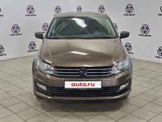 2017 Volkswagen Polo V Рестайлинг, коричневый, 841000 рублей, вид 2