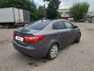 2013 Kia Rio 5-speed III, серый, 750000 рублей, вид 3
