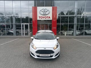 2015 Ford Fiesta Mk6 Рестайлинг, белый, 849000 рублей, вид 2