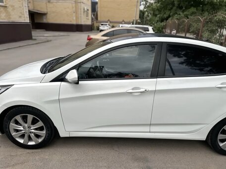 2011 Hyundai Solaris I, белый, 875000 рублей, вид 5