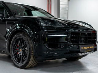 2025 Porsche Cayenne GTS III Рестайлинг, чёрный, 22990000 рублей, вид 2