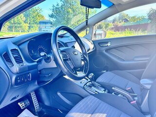 2017 Kia Cerato III Рестайлинг (Classic), белый, 1800000 рублей, вид 4