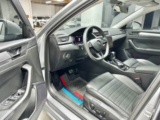 2021 Skoda Superb III Рестайлинг, серебристый, 1990000 рублей, вид 2