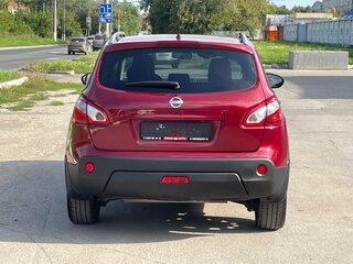 2010 Nissan Qashqai I Рестайлинг, красный, 950000 рублей, вид 5